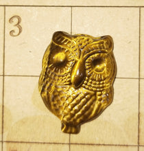 Load image into Gallery viewer, Tigers eye owl pendant.
